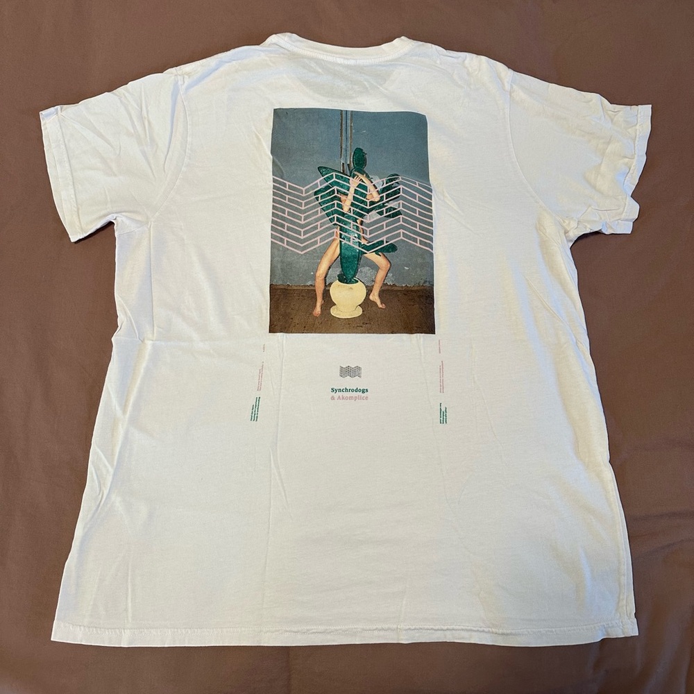 Synchrodogs & Akomplice Graphic T-Shirt